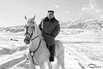 Северокорейский вождь Ким Чен Ын покорил гору Пэктусан высотой под три тысячи метров, въехав на нее на белом коне. Это имеет «огромное значение в революционной истории», заявили в Пхеньяне&#160;(фото: KCNA/Reuters)