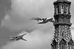 Самолет-топливозаправщик Ил-78 и стратегический бомбардировщик-ракетоносец Ту-160 &#160;(фото: Валерий Шарифулин/ТАСС)