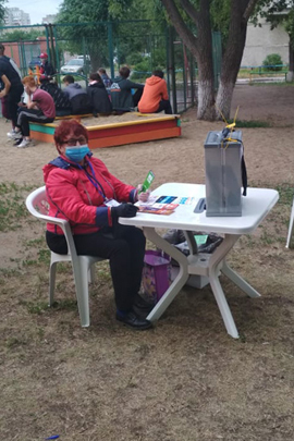 В Омске голосованию на свежем воздухе не помешала даже не совсем летняя погода