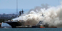 В Сан-Диего вот уже два дня горит универсальный десантный корабль ВМС США «Боном Ричард». Огромный корабль, размером с авианосец, водоизмещением 41 000 тонн. Этот пожар – не просто пожар. Это символ. Символ медленно, но неотвратимо идущих процессов упадка в самых сильных и многочисленных ВМС в мире