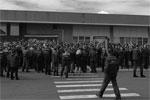 В Бобруйске на забастовку вышли рабочие «Белшины». Всего в акции участвовало около двухсот человек&#160;(фото: «TUT.BY. Политика»/YouTube)