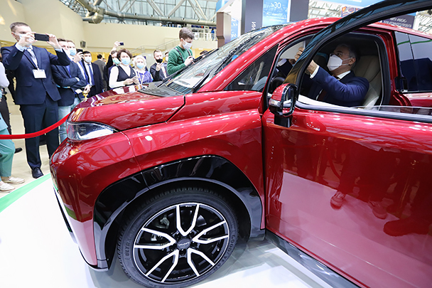 Ранее сообщалось, что цена машины составит около 1 млн рублей при планируемом объеме продаж порядка 20 тыс. машин в год
