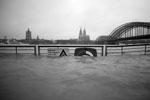Из-за проливных дождей на западе ФРГ из берегов вышли притоки Рейна – Ар, Мозель, а также небольшие реки – Зауэр, Прюм, Нимс, Киль, Эрфт&#160;(фото:  Christoph Hardt/imago-images.de/Reuters)