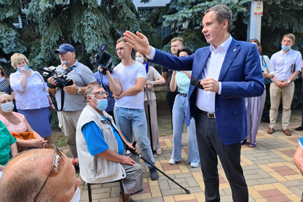 И. о. губернатора Белгородской области Вячеслав Гладков на встрече с жителями Чернянского района