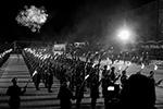 «Вечерняя заря» – это высшая военная церемония в Германии, которая сопровождается факельной церемонией и маршем с точностью часового механизма  (фото: REUTERS/Fabrizio Bensch)