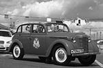 «Москвич-401» выпускался с 1954 по 1956 годы и был несколько доработанной версией немецкого Opel Kadett K38. По одним источникам, устройство авто было воссоздано после войны по сохранившимся экземплярам, другие говорят, что СССР получил чертежи и оборудование модели в рамках немецких репараций&#160;(фото: Сергей Фадеичев/ТАСС)