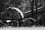 Под Рязанью после возгорания одного из двигателей потерпел крушение военно-транспортный самолет Ил-76. Он выполнял учебно-тренировочный полет из Белгорода в Оренбург с дозаправкой в Дягилево. В результате аварии четыре человека погибли, еще пятеро ранены&#160;(фото: Александр Рюмин/ТАСС)