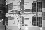 На первом этапе разработок станция будет включать четыре модуля – научно-энергетический, узловой, базовый и шлюзовой. Это обеспечит экипаж из двух человек суммарным гермообъемом 228 куб. м, в том числе до 19 куб. м для размещения научного оборудования&#160;(фото: Роскосмос)