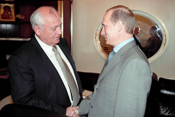 Владимир Путин с уважением относился к Горбачеву, хотя и критиковал некоторые его действия времен перестройки. Горбачев отвечал Путину взаимностью