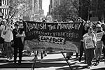 Многие митинги координировались местной общественной организацией «Воины сопротивления», которая выступает за защиту прав аборигенов&#160;(фото: Joel Carrett/EPA/ТАСС)