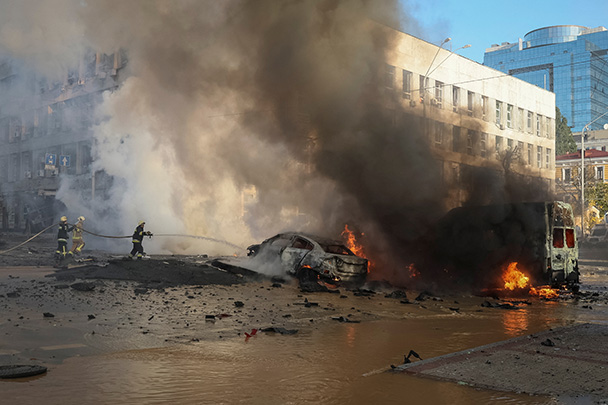 Украинские СМИ сообщили о нескольких «прилетах» в центре города на улице Владимирской – именно там расположена система зданий СБУ 