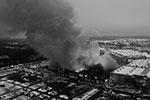 Специалистам удалось локализовать пожар на площади семь тысяч квадратных метров&#160;(фото: Максим Блинов/РИА Новости)