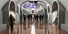 В Москве полностью запустили движение по Большой кольцевой линии. Это самая протяженная кольцевая линия метро в мире длиной 70 км с 31 станцией и 47 пересадками