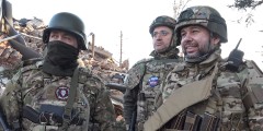 Врио главы Донецкой народной республики Денис Пушилин посетил город Артемовск, где последние несколько месяцев идут основные бои между российскими войсками и ВСУ
