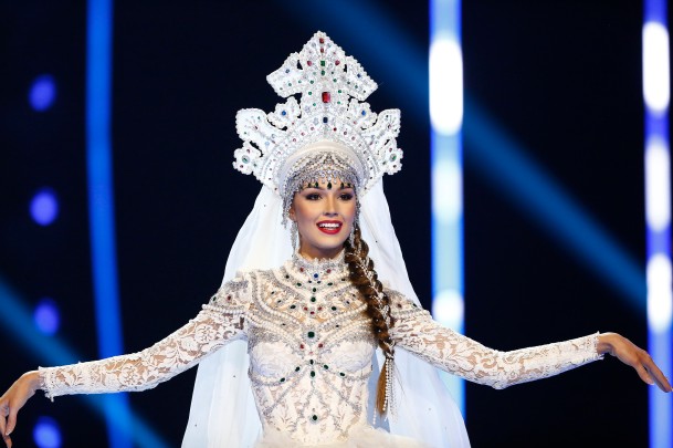 Россию представила обладательница титула «Мисс Россия – 2023» 22-летняя Маргарита Голубева из Петербурга. Но она не смогла войти в топ-10 участниц смотра.