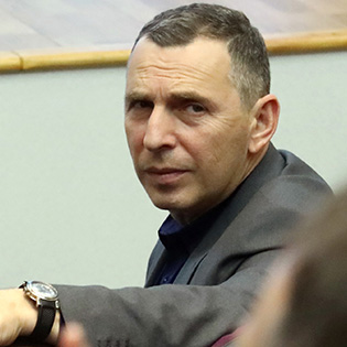 Зеленский отрезал себе «правую руку»