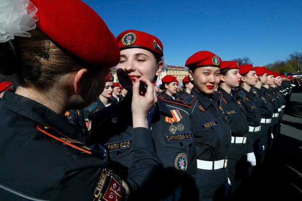 В Санкт-Петербурге в военном параде приняли участие порядка четырех тысяч человек