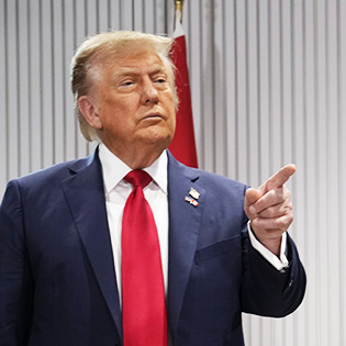 Трамп хочет добить Иран