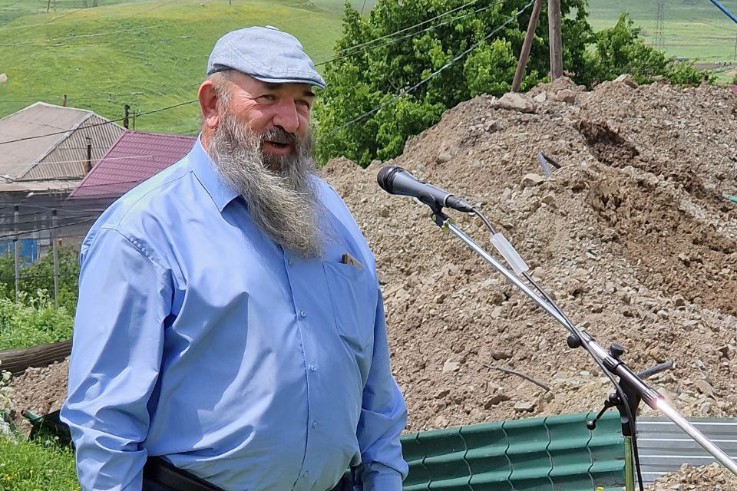 Алексей Чичов, староста села Фиолетово — на церемонии закладки детского сада. Фото: Юрий Васильев/ВЗГЛЯД