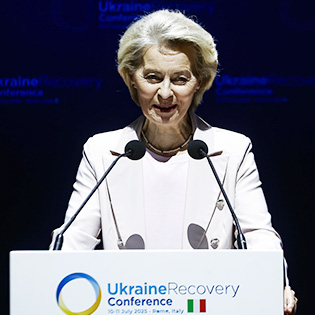Урсула устояла
