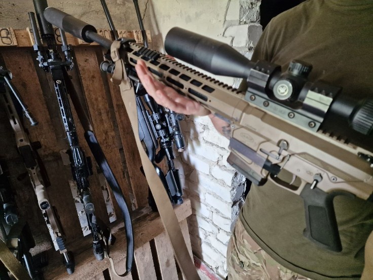 В обширном хозяйстве снайпера Стича и его коллег найдется и трофейный 