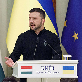 Зеленский пытается сменить власть в Венгрии