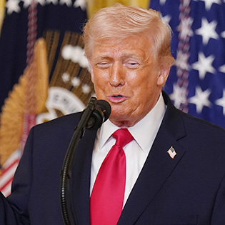 Кто надоумил Трампа начать войну