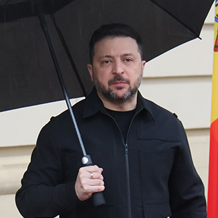 Европа урезает власть Зеленского