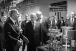 Владимир Путин отдельно отметил, что из-за санкций график запуска «ушел немного вправо». Тем не менее российские специалисты смогли самостоятельно разработать и изготовить около 30 позиций критически важного оборудования, которое изначально планировалось закупить за рубежом