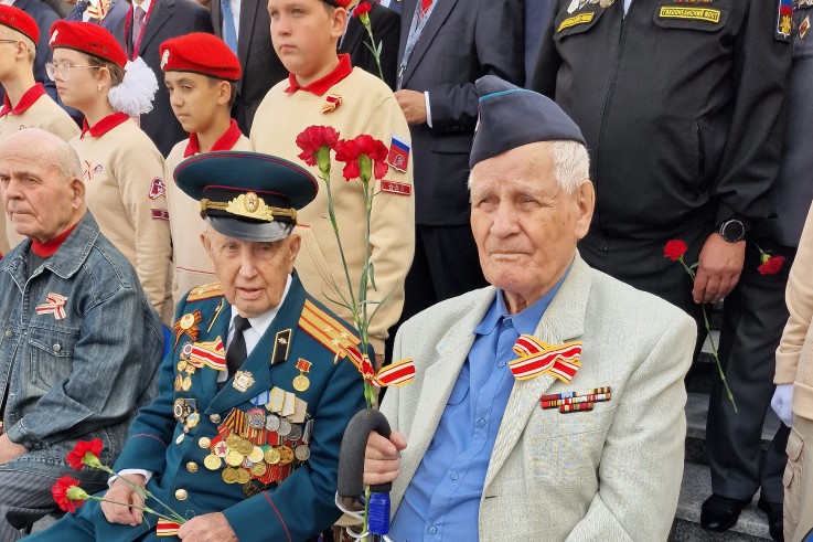Ветерану Великой Отечественной Юрию Ласькову сто один год. Фото: Юрий Васильев/ВЗГЛЯД