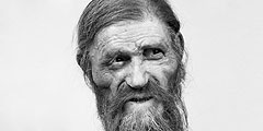 Ученые, исследовавшие мумию, найденную в горах на севере Италии в 1991 году, сумели воссоздать внешний вид мужчины, жившего в Европе около пяти тысяч лет назад. Человек с седеющими длинными волосами и бородой даже получил имя – Этци