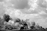 Французской авиацией была уничтожена колонна автомашин, принадлежащих войскам, верным Каддафи&#160;(фото: Reuters)