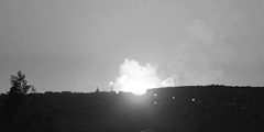 В ночь на пятницу на 102-м арсенале Центрального военного округа, находящемся в населенном пункте Пугачево в 28 км южнее Ижевска, произошел пожар. Огонь добрался до снарядов, которые начали взрываться. Зарево было видно за десятки километров от горящих складов