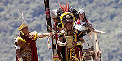 Цитадель древних индейцев инков город Мачу Пикчу, построенный на горных вершинах Анд, празднует своеобразный день рождения. Сто лет назад эту архитектурную жемчужину нашел исследователь из Йельского университета Хайрем Бингхем. Инки так спрятали город в горах, что его не смогли обнаружить даже вездесущие испанские конкистадоры