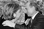 Ангела Меркель целует при встрече Владимира Путина &#160;(фото: ИТАР-ТАСС)
