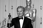 Премию «Оскар» завоевал американский мультфильм «Ранго» (Rango), награда впервые присуждена художнику-мультипликатору Гору Вербински
&#160;(фото: Reuters)