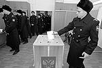 Одними из первых на президентских выборах проголосовали военнослужащие на Дальнем Востоке&#160;(фото: Reuters)