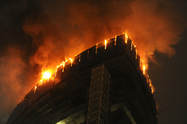 Пожар произошел в одном из небоскребов комплекса «Москва-Сити»