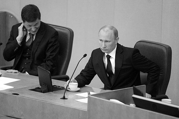 Закончив выступление перед Госдумой, Владимир Путин ответил на вопросы депутатов и выслушал выступления лидеров парламентских фракций