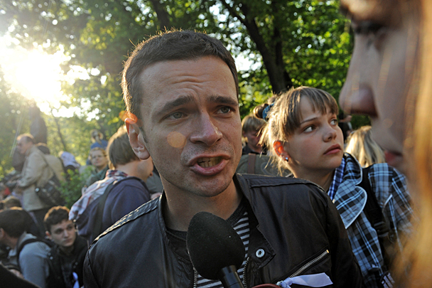 Комендантом оппозиционного лагеря на Чистых прудах был один из лидеров «Солидарности» Илья Яшин