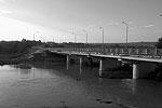 Мост через ручей, по которому шла вода. Летом здесь воды практически не бывает&#160;(фото: Максим Мищенко / twitter.com/tagan77)