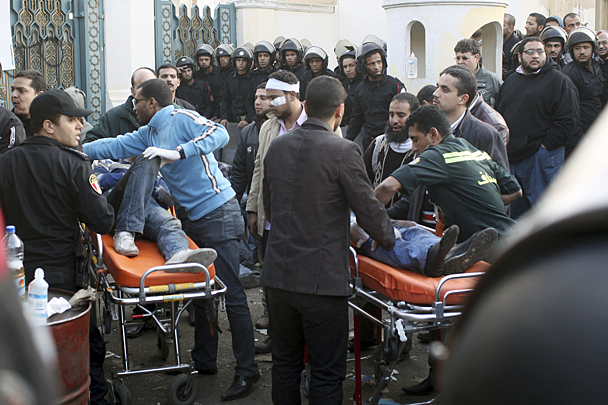 За сутки число жертв ожесточенных столкновений в египетской столице превысило 600 человек, количество погибших - не менее пяти