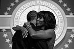 Платье Мишель Обамы дополняли туфли от Джимми Чу, эксклюзивное бриллиантовое кольцо от Кимберли Макдоналд и множество браслетов&#160;(фото: Reuters)