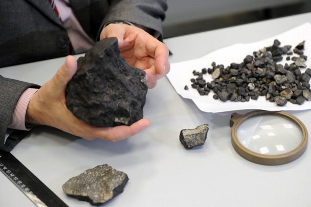 После разрушения метеорита в атмосфере на территорию Челябинской области обрушились тысячи фрагментов