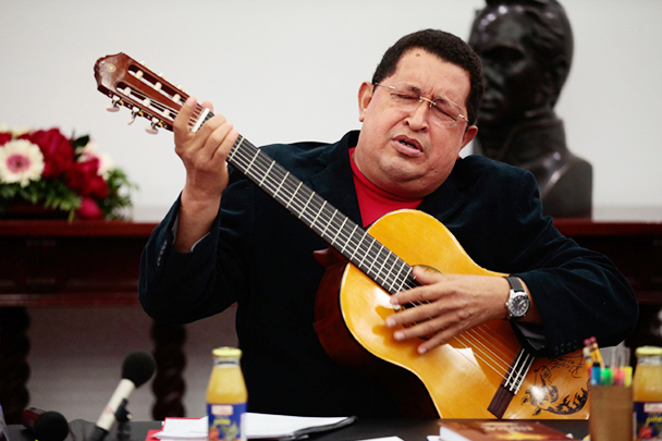 Чавес был известным любителем народных песен и не упускал возможность исполнить пару куплетов во время своих частых выступлений перед народом 
