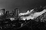 На предприятии горит резервуар с аммиаком, над городом стелется токсичный дым&#160;(фото: EPA/ИТАР-ТАСС)