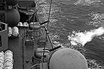 В ходе отработки задач по организации противовоздушной обороны отряда кораблей крейсером «Москва» также была выполнена стрельба по воздушной цели ракетами зенитно-ракетного комплекса «Оса» и корабельной артиллерией&#160;(фото: mil.ru)