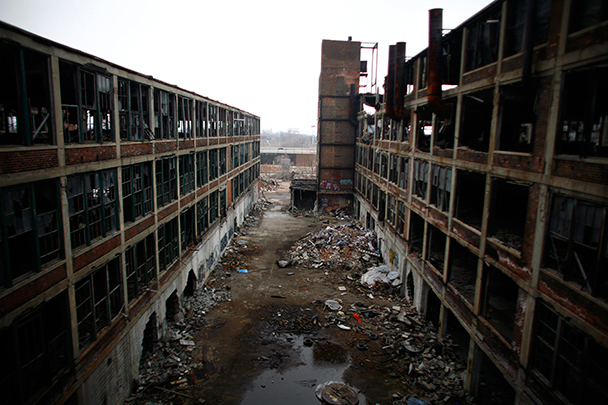 Детройт превращается в город-призрак. Около 80 тыс. домов и участков заброшены