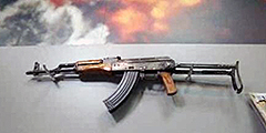 Автомат АК-47, принадлежавший руководителю «Аль-Каиды» Усаме бен Ладену, выставлен в музее ЦРУ, расположенном в штаб-квартире организации в Лэнгли, штат Виргиния