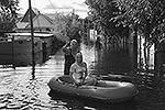 В ответ на критику в блогосфере балерина отмечает, что позированием на фоне наводнения собиралась привлечь внимание к проблеме&#160;(фото: instagram.com/volochkova_a)